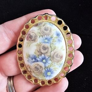 Elegant Vintage Gold and Blue Floral Brooch/ Pendant